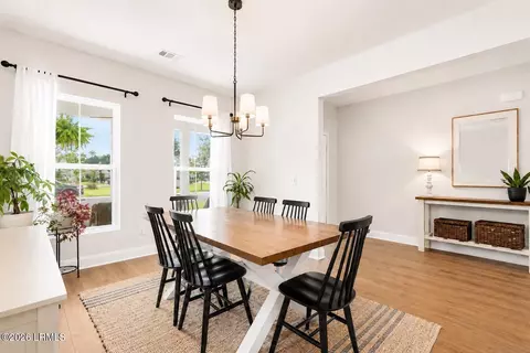 Dining - 554 Danner Dr, Bluffton, SC 29909 photo 3 of 5