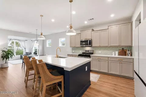 Kitchen - 554 Danner Dr, Bluffton, SC 29909 photo 2 of 3