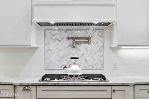 Kitchen - 84 Wicklow Dr, Bluffton, SC 29910 photo 8 of 10