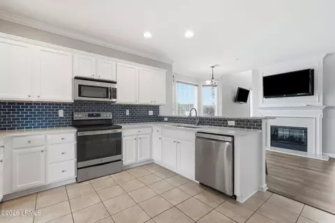 Kitchen - 2181 Blakers Blvd, Bluffton, SC 29909 photo 4 of 5