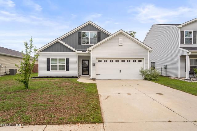 9 Chinquapin St, Beaufort, SC 29906