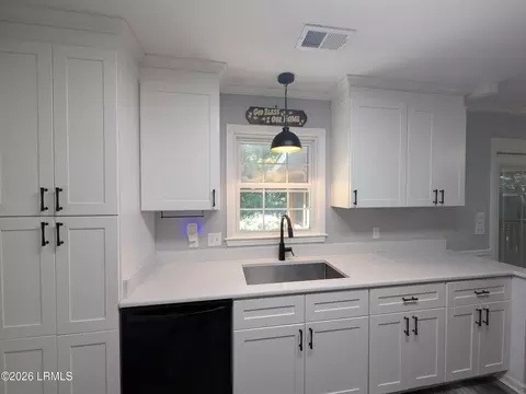2 Juniper Ln, Bluffton, SC 29910 photo 5