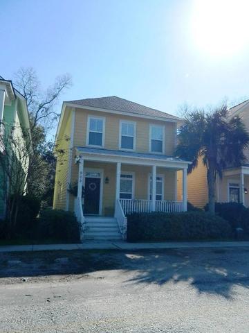 905 12th St, Port Royal, SC 29935