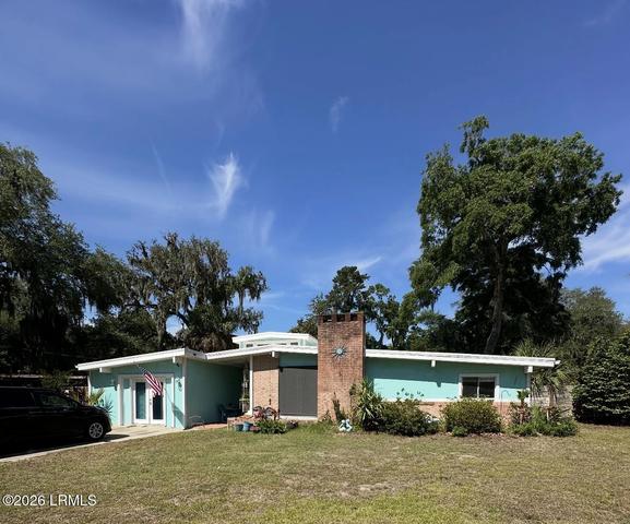 1001 Broad River Dr, Beaufort, SC 29906