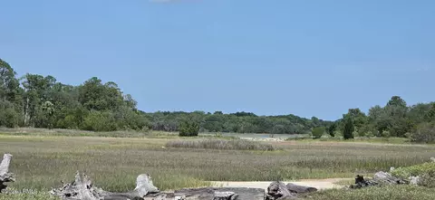 68 Airport Cir, Beaufort, SC 29907