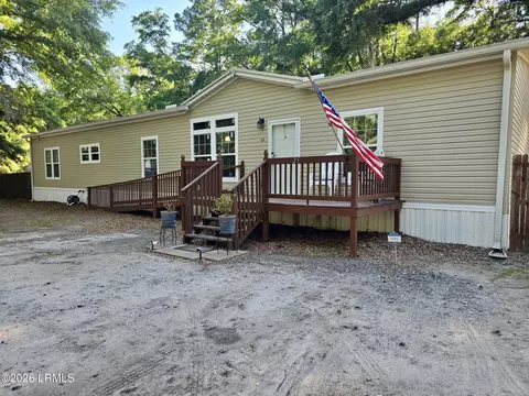 25 Billy Hill Rd, Beaufort, SC 29906