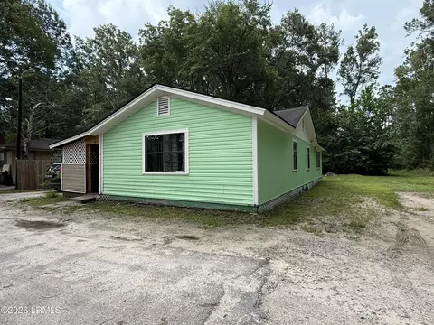 13 Glover St, Hardeeville, SC 29927