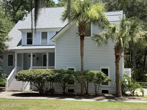 16 Tuscarora Ave, Beaufort, SC 29907