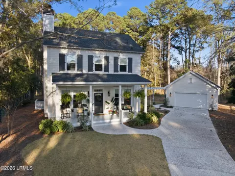 22 River Dr, Beaufort, SC 29907