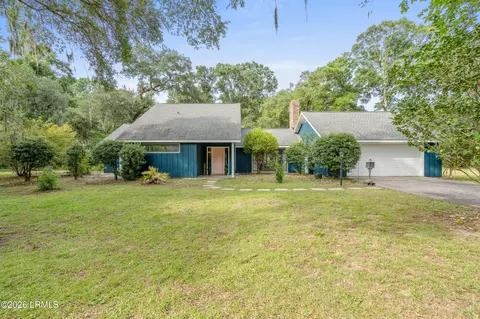 36 Sea Gull Dr, Beaufort, SC 29907