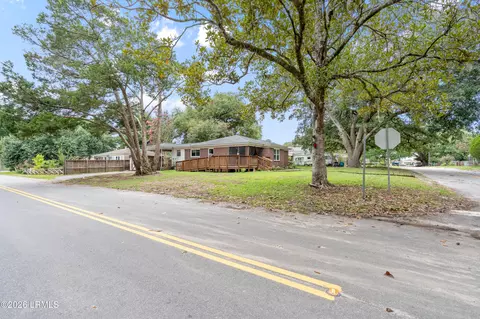 4000 Joann St, Beaufort, SC 29906