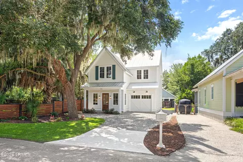 608 Pilot St, Beaufort, SC 29902