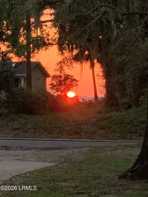 82 Sunset Blvd, Beaufort, SC 29907