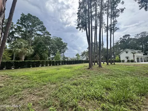 211 Harborview Dr, Beaufort, SC 29907