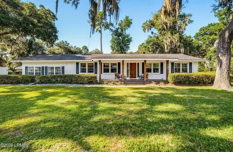 2804 Broome Ln, Beaufort, SC 29902