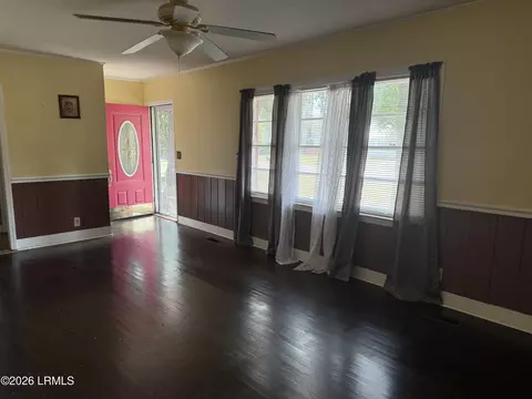 Living - 616 Lightsey Street Ext, Hampton, SC 29924 photo 2 of 2