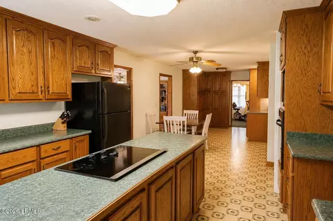 Kitchen - 1508 Locust St W, Hampton, SC 29924 photo 1 of 11