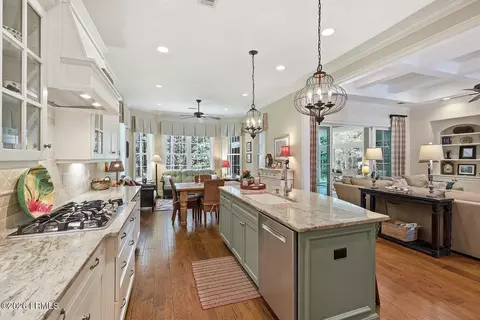 Kitchen - 35 Catamaran Ln, Bluffton, SC 29909 photo 5 of 7