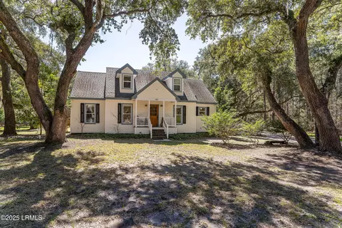 80 Sea Pines Dr, Saint Helena Island, SC 29920