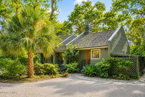 4 Middleton Pl, Hilton Head Island, SC 29928