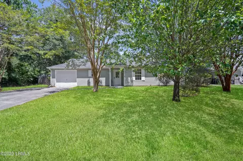 7 Grandiflora Ln, Beaufort, SC 29907