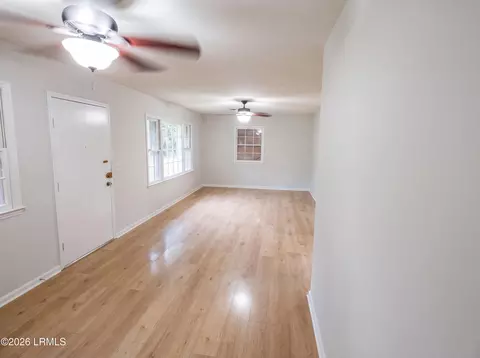 Living - 15 Altman Rd, Hampton, SC 29924 photo 2 of 3