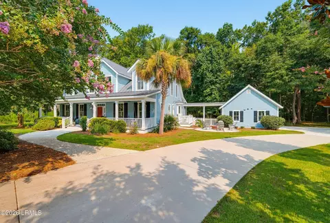 16 Tiller Island Dr, Beaufort, SC 29907