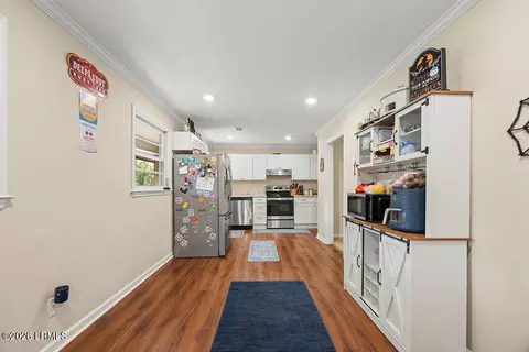 Kitchen - 402 Mcdill Ln, Hampton, SC 29924 photo 1 of 3