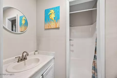 Bath - 402 Mcdill Ln, Hampton, SC 29924 photo 2 of 5
