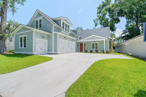 665 S Reeve Rd, Saint Helena Island, SC 29920