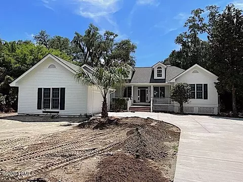 1412 Gleasons Landing Dr, Saint Helena Island, SC 29920