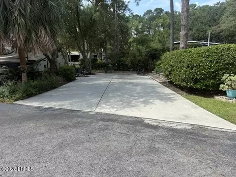 43 Jenkins Rd, Hilton Head Island, SC 29926