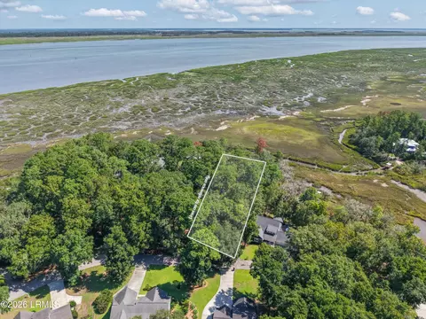 208 Black Skimmer Dr W, Beaufort, SC 29907