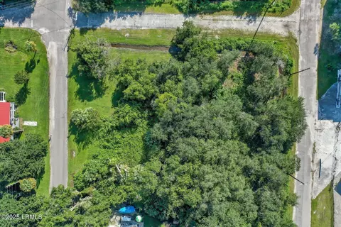 901 7th St, Port Royal, SC 29935