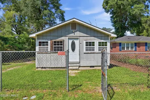 125 Lewis St, Walterboro, SC 29488