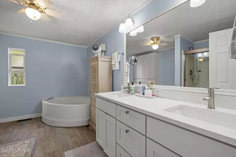 Bath - 148 Stuart Point Rd, Seabrook, SC 29940 photo 3 of 4