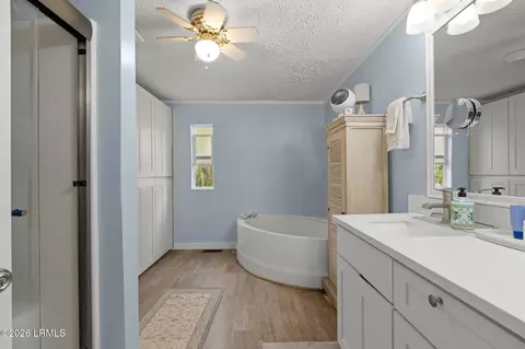 Bath - 148 Stuart Point Rd, Seabrook, SC 29940 photo 2 of 4