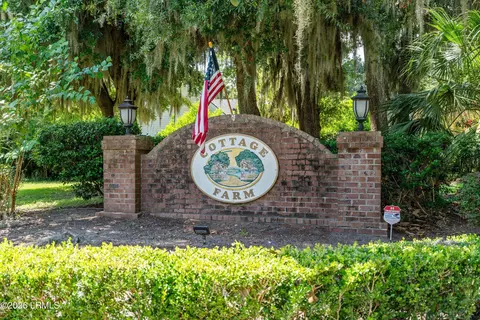 354 Cottage Farm Dr, Beaufort, SC 29902
