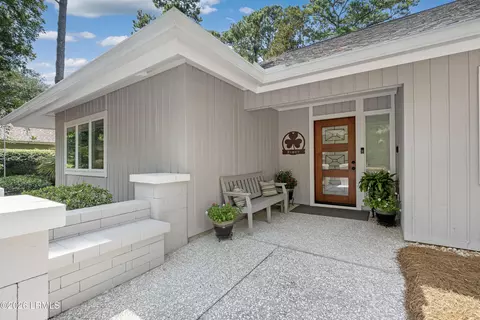 27 Pineland Rd, Hilton Head Island, SC 29926