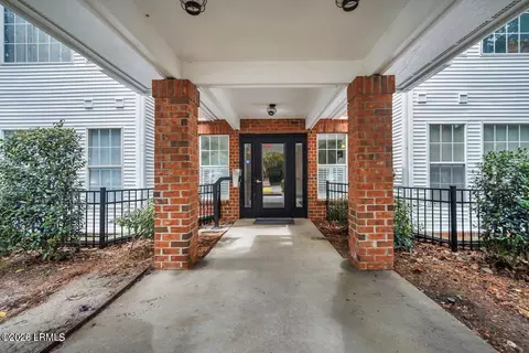 1231 Ladys Island Dr #126, Port Royal, SC 29935