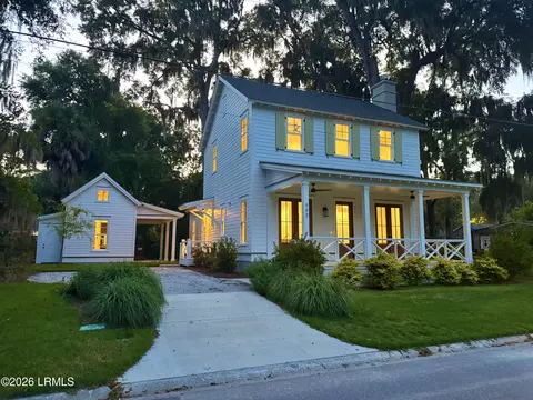 902 Harrington St, Beaufort, SC 29902