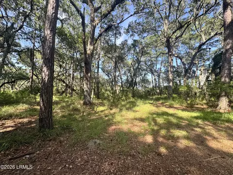 7 N Point Trl, Beaufort, SC 29907