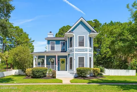 10 Petigru Dr, Beaufort, SC 29902