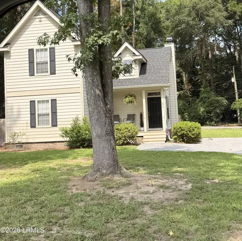 896 Magnolia Bluff Cir, Beaufort, SC 29902