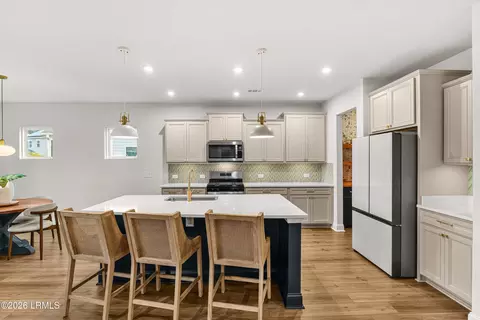 Kitchen - 554 Danner Dr, Bluffton, SC 29909 photo 4 of 5