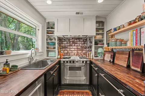 Kitchen - 46 Rainbow Rd, Bluffton, SC 29910 photo 2 of 2
