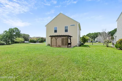 Exterior - 28 E Park Loop, Bluffton, SC 29910 photo 2 of 3