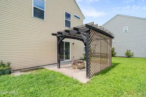 Exterior - 28 E Park Loop, Bluffton, SC 29910 photo 1 of 3