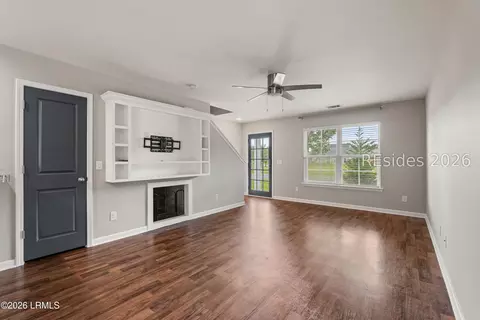 Living - 28 E Park Loop, Bluffton, SC 29910 photo 1 of 3