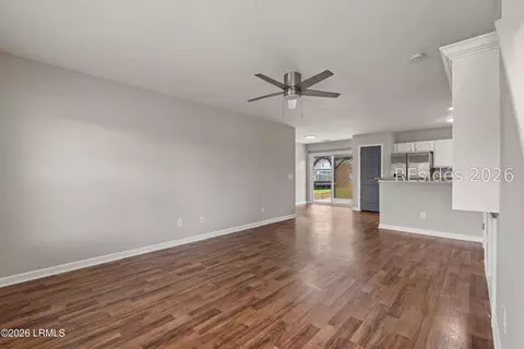 Living - 28 E Park Loop, Bluffton, SC 29910 photo 3 of 3